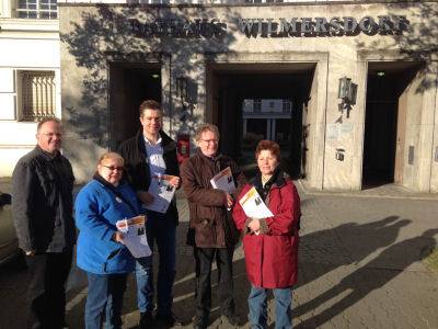 Mitglieder des CDA-Kreisvorstandes zusammen mit Stefan Evers MdA beim Frhcanvassing vor dem ehem. Rathaus Wilmersdorf