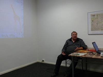 Joachim Krger MdA, Mitglied im Hauptausschuss des Berliner Abgeordnetenhauses bei seinem Vortrag.