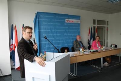 Hauptgeschftsfhrer Martin Kamp erlutert den Entwurf des neuen CDA-Grundsatzprogramms