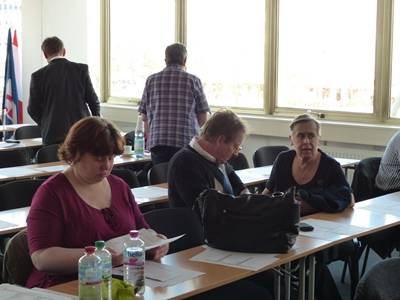Christine Zwiener, Dr. Uwe Weigmann und Marion Halten-Bartels, Delegierte aus Charlottenburg-Wilmersdorf.