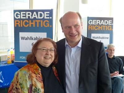 Auf gute Zusammenarbeit: Dagmar Knig mit Kai Wegner, Generalsekretr der Berliner CDU.